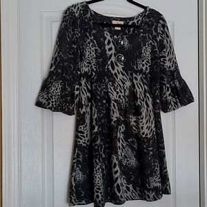 Gracia Size S Animal Print Tunic In Greys & Black With Poof Sleeve